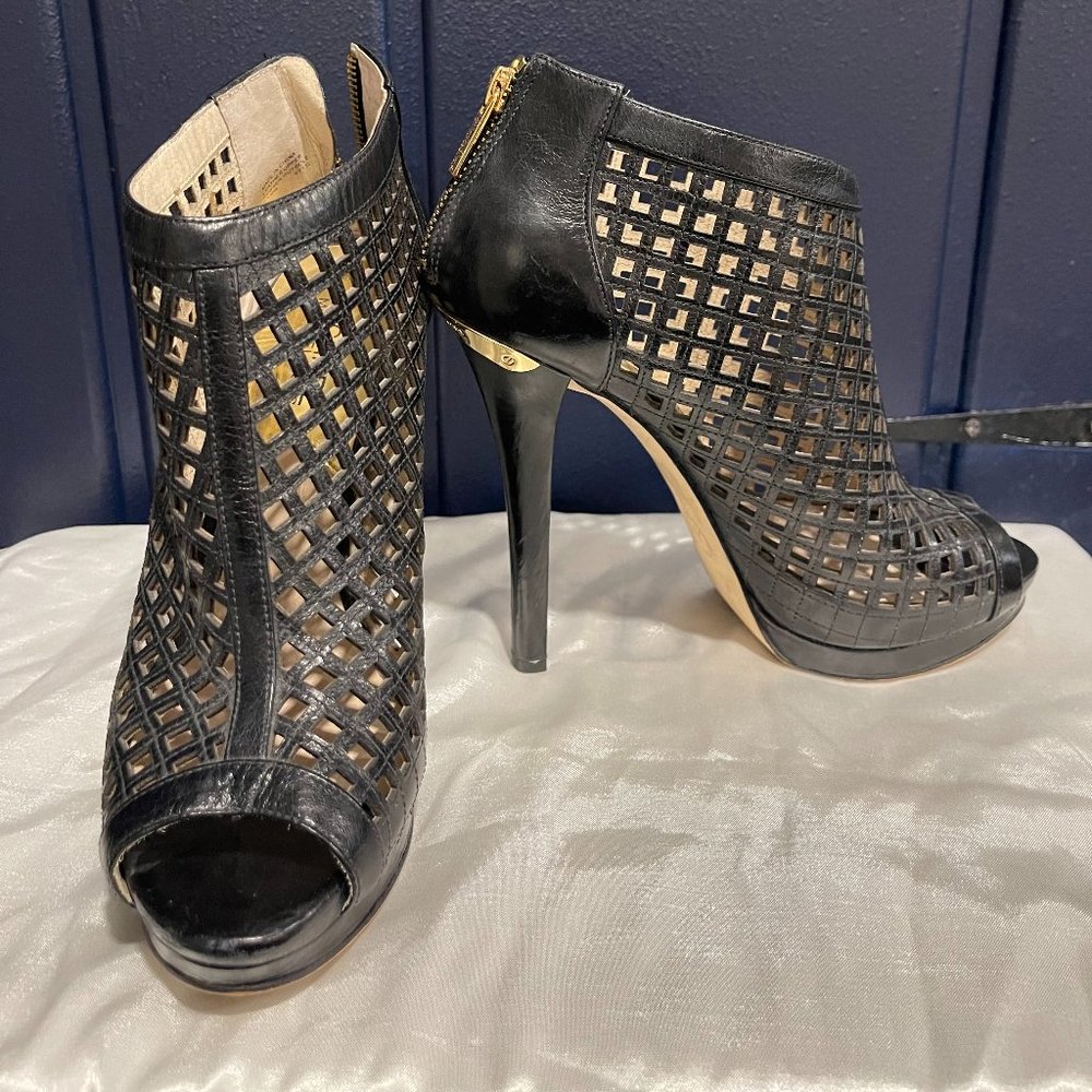 Michael Kors Leather Cage Peep-Toe Bootie Size 7.5